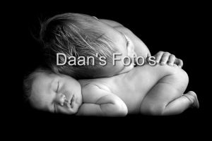 newborn-fotograaf-gelderland-broer-en-baby, Danielle