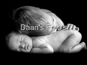newborn-fotograaf-gelderland-broer-en-baby, Danielle