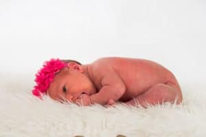Newborn shoot Groningen - Dineke, baby meisje