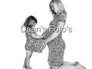 zwangerschap-fotograaf-gelderland-moeder-en-dochter