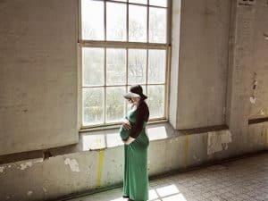 Zwangerschapsfotoshoot Groningen - Nanda Stam, fabriek