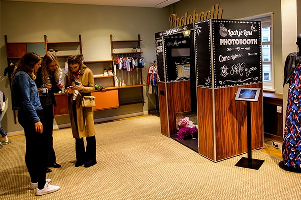 Lach je Lens fotohokje huren