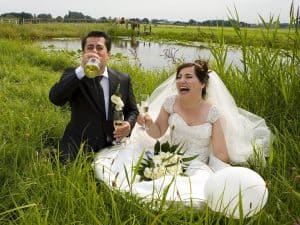 bruidspaar-trouwjurk-weiland-hollands-den-haag-kessel-goedkoop