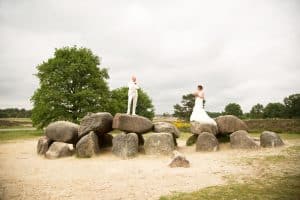 Goedkope trouwfotograaf Assen, Hunnebedden Drenthe trouwreportage, Lex