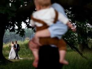 Bruiloft-Bruidsfotograaf-vader-bruid-ceremonie-Teun